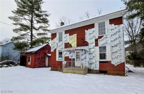 52125 E Center St, Bridgeport, OH 43912