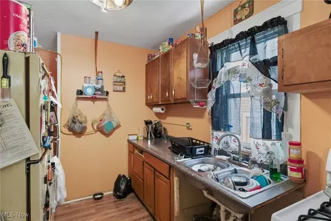 4 Forest St, Elyria, OH 44035 photo 7