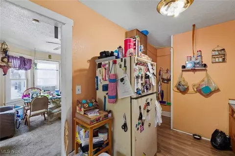 4 Forest St, Elyria, OH 44035 photo 8
