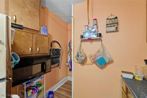 4 Forest St, Elyria, OH 44035 photo 10