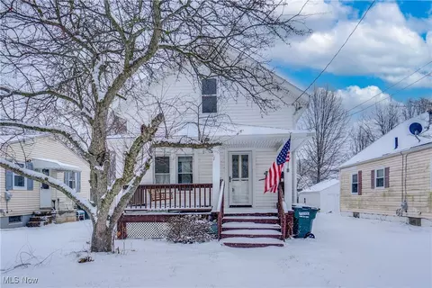 57 Waltz Dr, Barberton, OH 44203