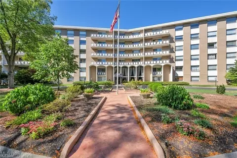 3400 Wooster Rd #622, Rocky River, OH 44116