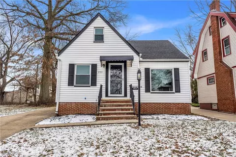 953 Whitby Rd, Cleveland Heights, OH 44112