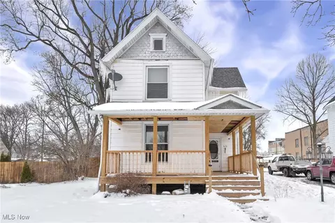 525 2nd St, Elyria, OH 44035