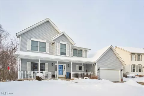 820 Lawrence Dr, Wadsworth, OH 44281