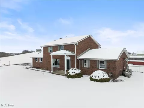 45990 Country Lake Dr, Saint Clairsville, OH 43950