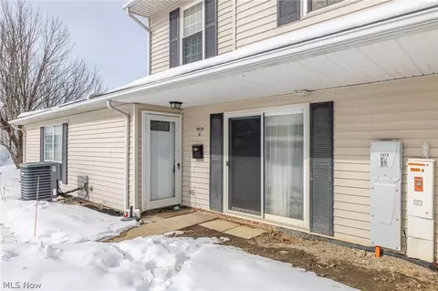 7972 Colonial Dr #89C, Mentor, OH 44060
