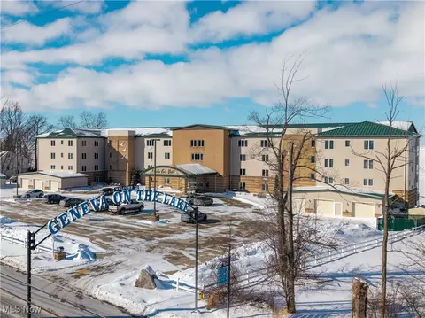 4699 Lake Rd E #205, Geneva, OH 44041