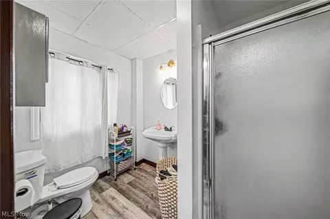 Bath - 1629 E 47th St, Ashtabula, OH 44004 photo 1 of 3