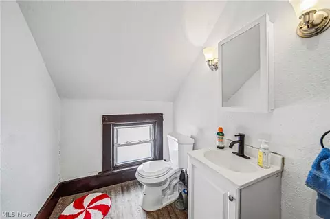 Bath - 1629 E 47th St, Ashtabula, OH 44004 photo 3 of 3
