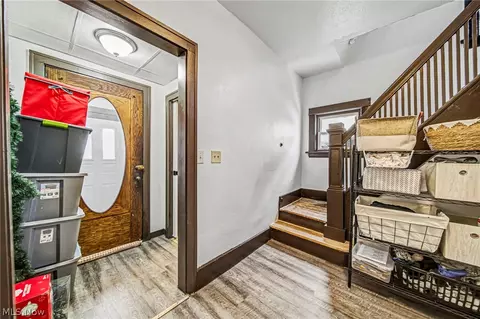 Entry Way - 1629 E 47th St, Ashtabula, OH 44004 photo 1 of 5