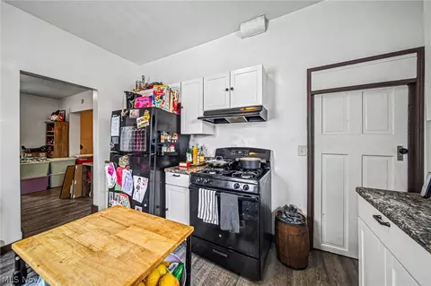 Kitchen - 1629 E 47th St, Ashtabula, OH 44004 photo 2 of 2