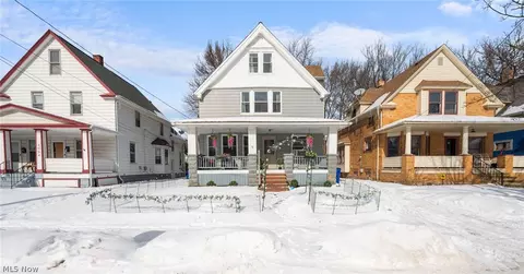 4002 Carlyle Ave, Cleveland, OH 44109