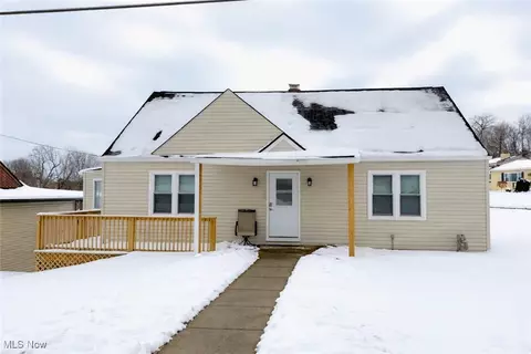 244 Winters Dr, Wintersville, OH 43953