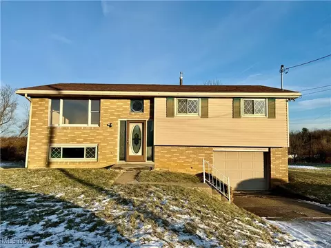 47 Olympic Dr, Colliers, WV 26035