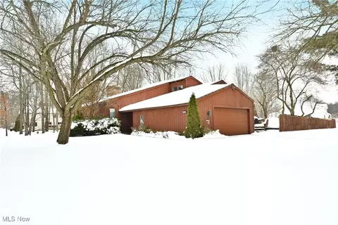 4650 Logan Gate Rd, Youngstown, OH 44505