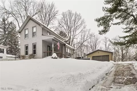 288 E Clinton St, Doylestown, OH 44230