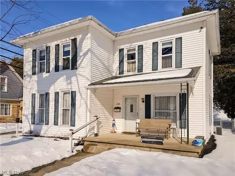 715 N Walnut St, Dover, OH 44622