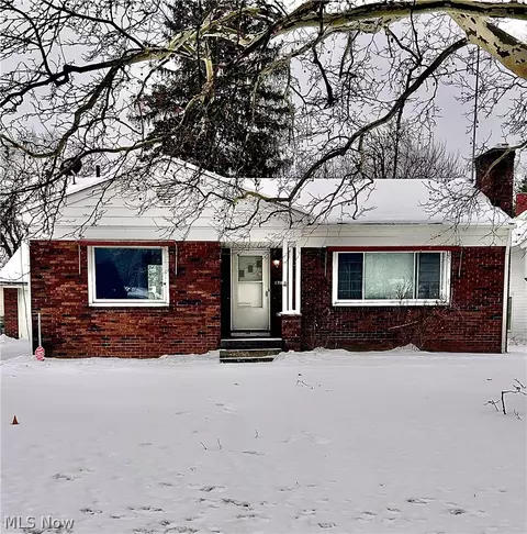 1718 Parkman Rd NW, Warren, OH 44485