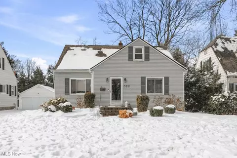 300 Melbourne Ave, Akron, OH 44313