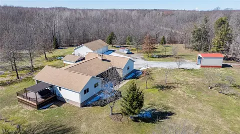 4852 White Rd, Rock Creek, OH 44084