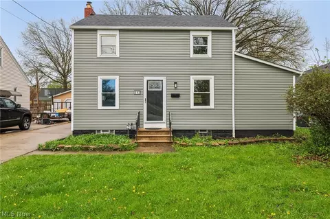 513 Gulf Rd, Elyria, OH 44035