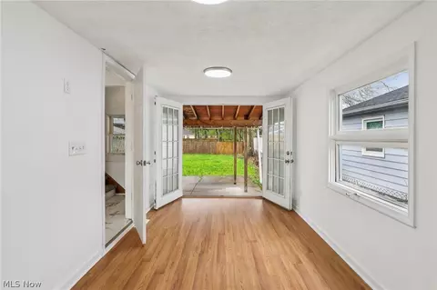 Entry Way - 513 Gulf Rd, Elyria, OH 44035 photo 2 of 3