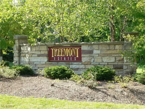 Honeymont Road Sw, Canton, OH 44706