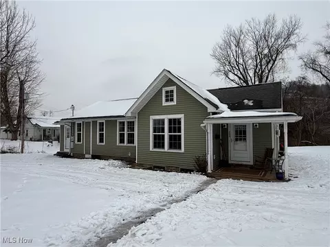 200 Ankrom St, Saint Marys, WV 26170