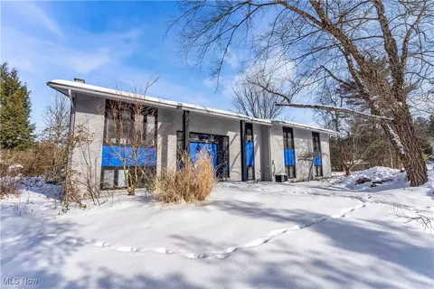 381 Boston Mls, Hudson, OH 44236