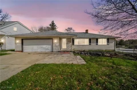 30529 Ridge Rd, Wickliffe, OH 44092