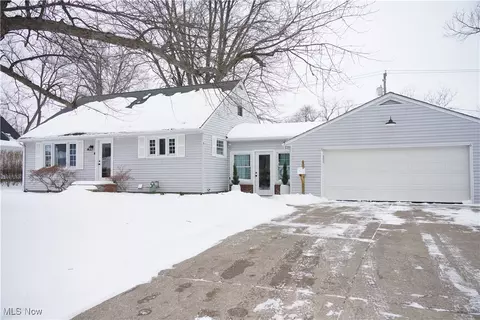 188 Sunset Rd, Avon Lake, OH 44012