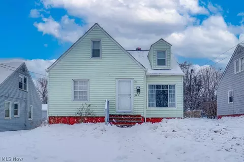 9809 Way Ave, Cleveland, OH 44105