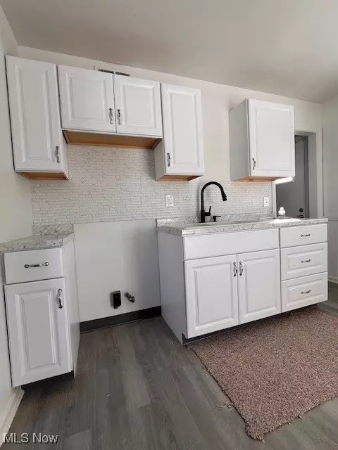610 Elm St, Struthers, OH 44471 photo 2