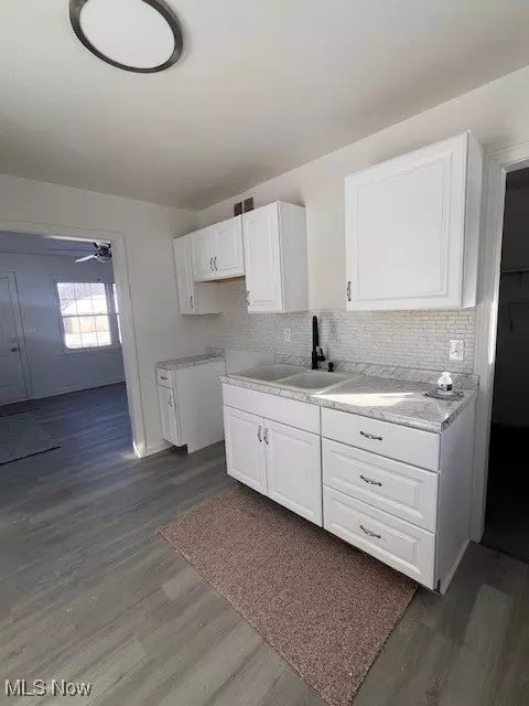 610 Elm St, Struthers, OH 44471 photo 3