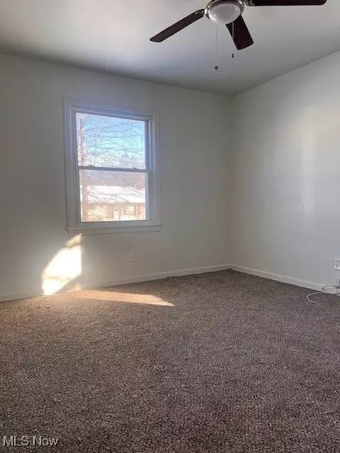 610 Elm St, Struthers, OH 44471 photo 10