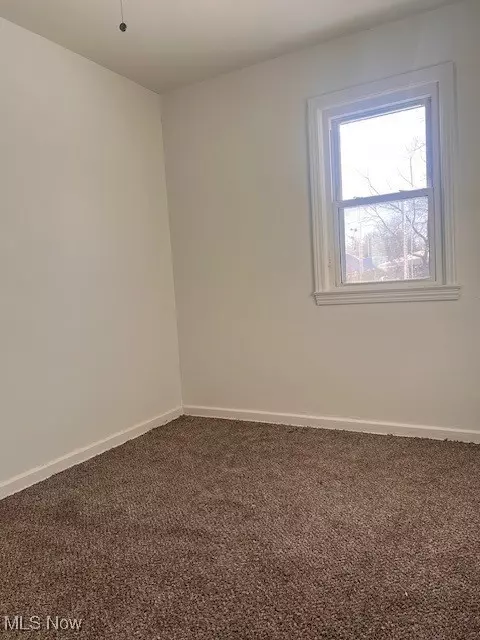 610 Elm St, Struthers, OH 44471 photo 7