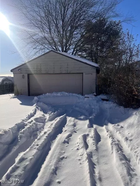 610 Elm St, Struthers, OH 44471 photo 17
