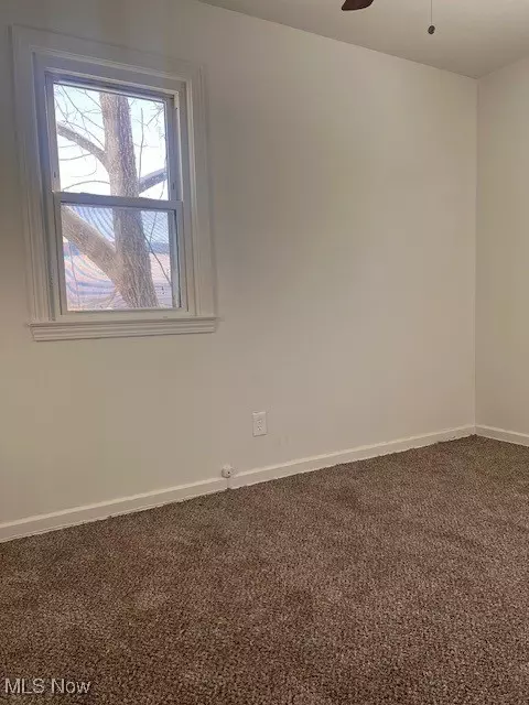 610 Elm St, Struthers, OH 44471 photo 8