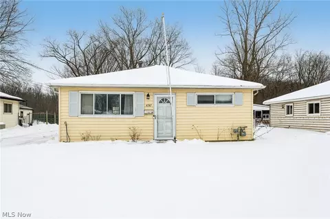 4747 Willowbrook Dr, Mentor, OH 44060
