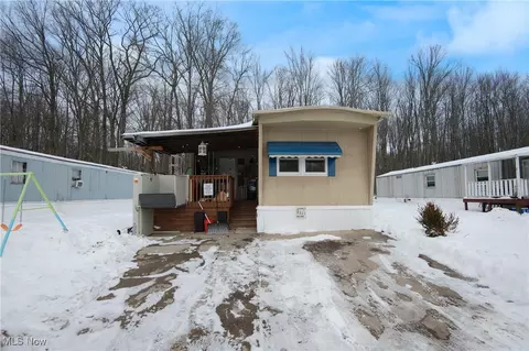 92 Larry Ln, Cortland, OH 44410