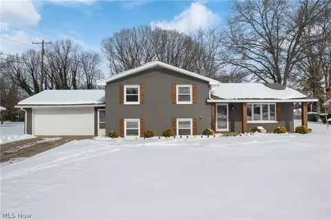 4811 Lawndale St NW, Canton, OH 44708
