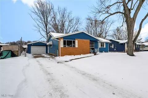 2119 E 41st St, Lorain, OH 44055 photo 3
