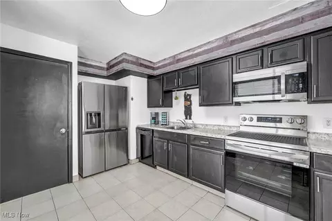 2119 E 41st St, Lorain, OH 44055 photo 6