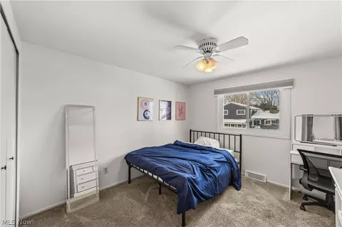 Bedroom - 6728 Edgemoor Ave, Solon, OH 44139 photo 1 of 8