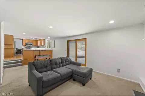 Living - 6728 Edgemoor Ave, Solon, OH 44139 photo 3 of 3