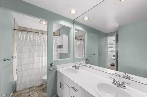 Bath - 6728 Edgemoor Ave, Solon, OH 44139 photo 1 of 1
