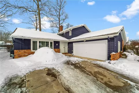 6728 Edgemoor Ave, Solon, OH 44139