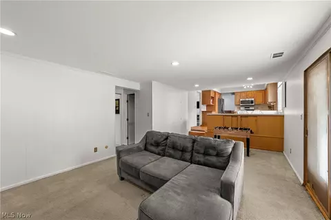 Living - 6728 Edgemoor Ave, Solon, OH 44139 photo 2 of 3