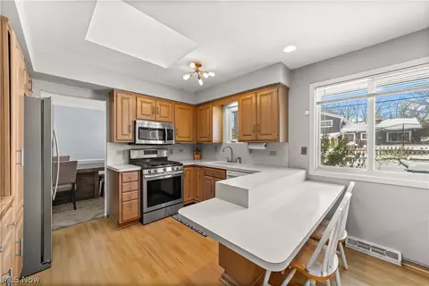 Kitchen - 6728 Edgemoor Ave, Solon, OH 44139 photo 1 of 4